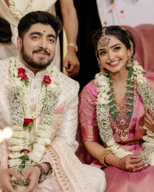 Kaustubha Mani Instagram - Everybody has an addiction, mine just happens to be you @sidhanth_satish 🧿❤️🧿 
.
.
.
.
.
Photography @storiesby.rg 
MUA @makeoverby_sowmyamanjunath 
Decor @sagasbysamagra 
Jewelry @velvetboxby