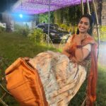 Kaustubha Mani Instagram – Flawed yet authentic…

#wedding #family #smile #happyvibes #ethnic #makeup #hairgoals #love #live #grow #glow #blessed #eyes #orange #authentic #flawed