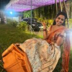 Kaustubha Mani Instagram – Flawed yet authentic…
#wedding #family #smile #happyvibes #ethnic #makeup #hairgoals #love #live #grow #glow #blessed #eyes #orange #authentic #flawed