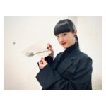 Kavka Shishido Instagram - . . 昨夜は新・美の巨人たち . 鉛筆画を学びに 雪降る富山まで行って参りました . 写真のような鉛筆画 見る距離によって印象が変わる事 そして緻密な作業と集中力 . 今回も色々と知る事が出来て楽しかったです . . お世話になった古谷振一先生 @shtt4881 私の絵まで描いてくださり 有難うございます！ . . 【衣装】 jacket,vest,pants,coat @ssstein_design earring,ring @abiste_official . tops,shirt,pants @ssstein_design hat @heads.tokyo