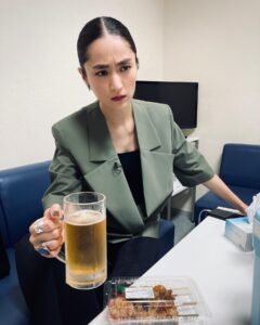 Kavka Shishido Instagram - . . 楽屋からビール飲んでたのになー