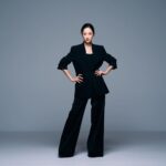 Kavka Shishido Instagram - . . 映画「リボルバー・リリー」の取材記事が 各サイトに掲載されています . もしお時間ありましたら ご覧下さいね . . ■Astage ■ENCOUNT ■NB Press Online ■bounce ■ダ・ヴィンチ . . 【衣装】 jacket,pants @anndemeulemeester_official jewelry @hirotakajewelry . . #リボルバーリリー @revolver_lily
