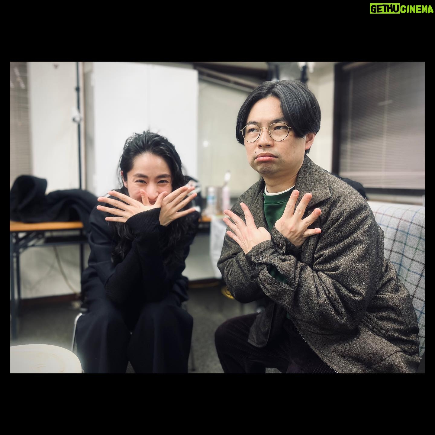Kavka Shishido Instagram - . . 「警部補ダイマジン」クランクアップの日 浜野さんに遊んでもらった 良い思ひ出 . . #警部補ダイマジン @daimajinex . #浜野謙太 #シシドカフカ