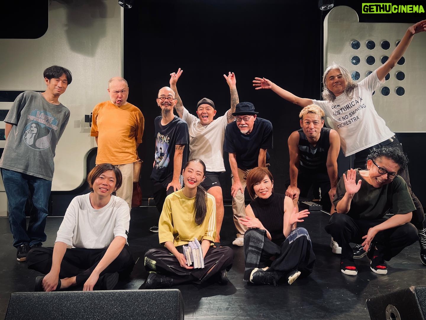 Kavka Shishido Instagram - . . 昨夜はel tempo定期公演 無事に終えて参りました! . 初めましての方も多く参加して下さり 嬉しい限りです . 有難うございました! . . フードカーも加わり IZPONさんのDJもブイブイに格好良くて これからもますますパワーアップしていけるよう頑張ります . . まずは いつもの筋肉痛と闘います! . . #eltempo @eltempo_official . #IZPON #伊藤大地 #岩原大輔 #岡部洋一 #ケイタイモ #KENTA #show #はたけやま裕 #MASUO #芳垣安洋 #シシドカフカ