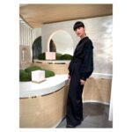 Kavka Shishido Instagram – .
.
昨夜も終えて参りましたー
.
今回はロケに出て
自分の興味のある分野を取材させて頂けた事
とても有意義でした
.
.
パートナーとしての折り返し地点
.
後半戦も真っ直ぐに参ります
.
.
【衣装】
shirt @uruhofficial
@harumi_showroom

accessory @odele.as
@1dk_jewelryworks
@garni_official