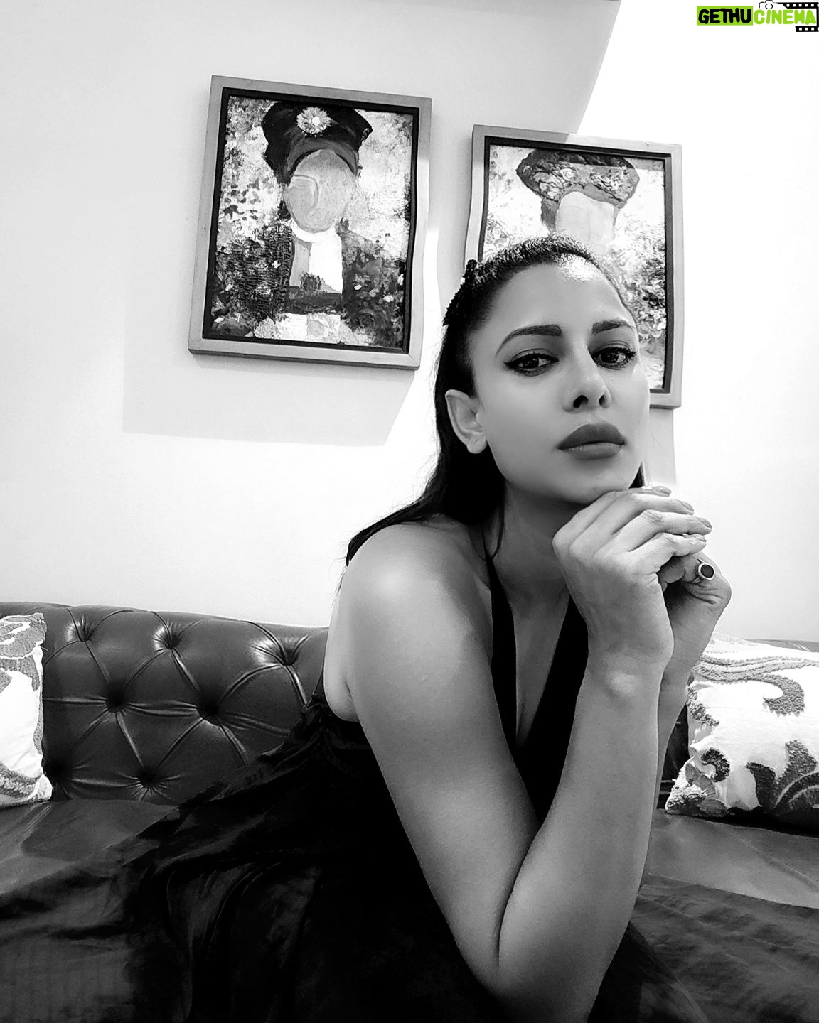 Kavya Keeran Instagram - Current mood: Clam & Alert !👸 . . . . #explorepage #glamlove #foryou #foryoupage #sunset #cool #peace #glamlove #instalike #ig #trend #igdaily #trendingaudio #zenzone #igers #igviral #serenity #goldenhour #iglove #instagood @instagram #kavyakeeran