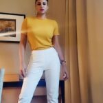 Kavya Keeran Instagram - Destiny says 'Everything happens for a reason.... Live it & learn from it" 😇🤟 . . . . #instafeed #denimstyle #yellow #starlight #dhiredhire #casualstyle #viraltrend #opps #viraloftheday #igviral #celebrityshala @instagram #kavyakeeran