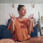 Kavya Keeran Instagram - Vaaatavaran vibe at home 🤣 ✨️ 😌 . . . #trendingreels #trendingaudio #tuesdayfeeling #vatavaran #igviral #funnyreels #fun #beingme @instagram #kavyakeeran