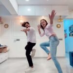 Kavya Keeran Instagram - Pehle Lalkaar Naal! #chamkilasongs #pehlelalkarenaal #punjabi #funsong #duet #dancereels #diljitdosanjh #pareenitichopra #imtiazali #chamkilaremix #paragtakalkarchoreography #instadaily #feelkaroreelkaro
