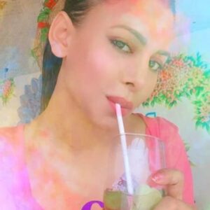 Kavya Keeran Instagram - Wishing you and your family a joyous & colourful celebration!!! May this Holi bring u all the vibrant colours of happiness & success. 🤩😇
.
.
.
.
#happyholi #festivevibes #holifestival #holihai #explorepage #holareels #igreels #igviral #fyp #beingme #kavyakeeran