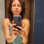 Kavya Keeran Instagram – I woke up like this with messy hair 👻Embrace the  bedhead look 💁‍♀️
.
.
.
.
#style #glamlovers #fashiongram #ootdfashion #trending #surprise #bollywoodsongs #gorviral #bollywoodstyle #cool #iglove #class #igdaily #beingme @instagram #kavyakeeran