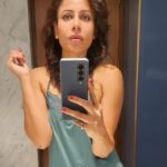 Kavya Keeran Instagram – I woke up like this with messy hair 👻Embrace the  bedhead look 💁‍♀️
.
.
.
.
#style #glamlovers #fashiongram #ootdfashion #trending #surprise #bollywoodsongs #gorviral #bollywoodstyle #cool #iglove #class #igdaily #beingme @instagram #kavyakeeran