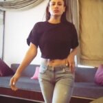 Kavya Keeran Instagram - ootd in motion... . . . . #FrameMe #explorereels #nspo #minimalfashion #igviral #denimstyle #viraltrend #igworldclub #minimalstyle @instagram #kavyakeeran