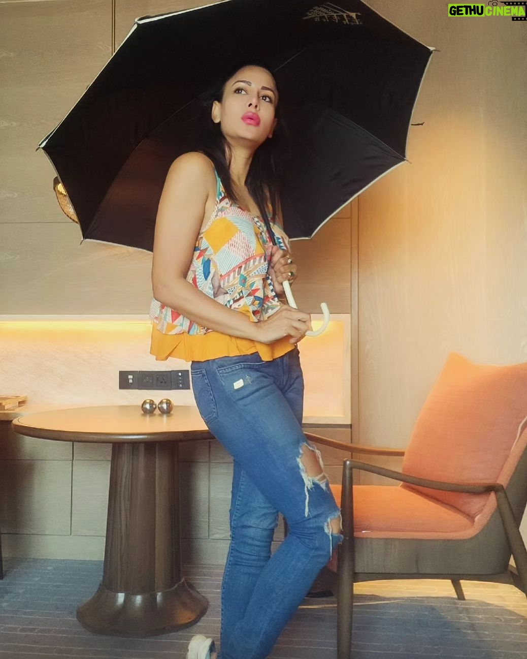 Kavya Keeran Instagram - Monday Vibes 🤩💛 . . . . #explorepage #mondaymood #denimwear #style #summer #igviral @instagram #beingme #kavyakeeran