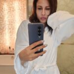 Kavya Keeran Instagram - Embrace the bedhead look 🤩 . . . . #style #thursdaymotivation #morningvibes #fyp #fashiongram #ootdfashion #surprise #goviral #bollywoodsongs #bollywoodstyle #cool #iglove #class #igdaily #beingme @instagram #kavyakeeran