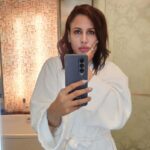 Kavya Keeran Instagram - Embrace the bedhead look 🤩 . . . . #style #thursdaymotivation #morningvibes #fyp #fashiongram #ootdfashion #surprise #goviral #bollywoodsongs #bollywoodstyle #cool #iglove #class #igdaily #beingme @instagram #kavyakeeran