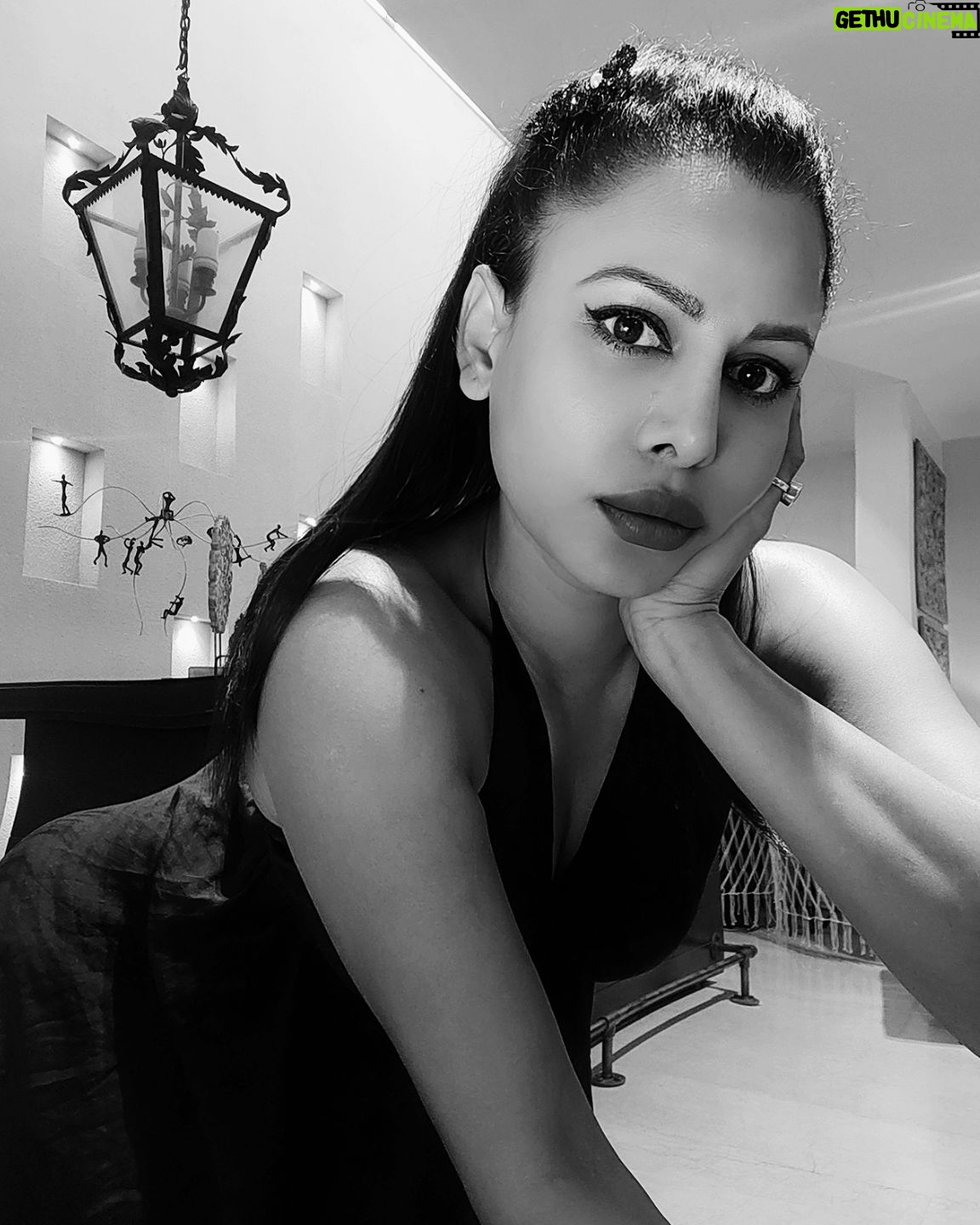 Kavya Keeran Instagram - Current mood: Clam & Alert !👸 . . . . #explorepage #glamlove #foryou #foryoupage #sunset #cool #peace #glamlove #instalike #ig #trend #igdaily #trendingaudio #zenzone #igers #igviral #serenity #goldenhour #iglove #instagood @instagram #kavyakeeran