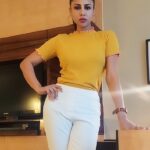 Kavya Keeran Instagram - Destiny says 'Everything happens for a reason.... Live it & learn from it" 😇🤟 . . . . #instafeed #denimstyle #yellow #starlight #dhiredhire #casualstyle #viraltrend #opps #viraloftheday #igviral #celebrityshala @instagram #kavyakeeran