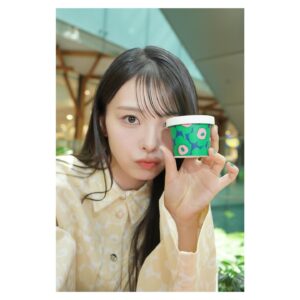 Kawaguchi Yurina Instagram - ．
．
フィンランドを代表するブランドMarimekkoのシグニチャープリント
ウニッコ柄の誕生60周年を記念した
Marimekko Day in Tokyo が、
5月17日(金)-5月19日(日) WITH HARAJUKU で開催されます💙
．
WITH HARAJUKU 全体をウニッコがジャックし、60周年をお祝いするたくさんのコンテンツと供に、マリメッコの世界観が体験できるイベントです!
．
また本日 5月18日(土) 14時から、日本では初めてのパブリック ファッションショーを開催する予定となっているので
ぜひ遊びに行ってみてください♡
．
#marimekko #marimekkoday #unikko #unikko60years #tokyo #marimekkojapan
#PR
．
@marimekkojapan
@marimekk o