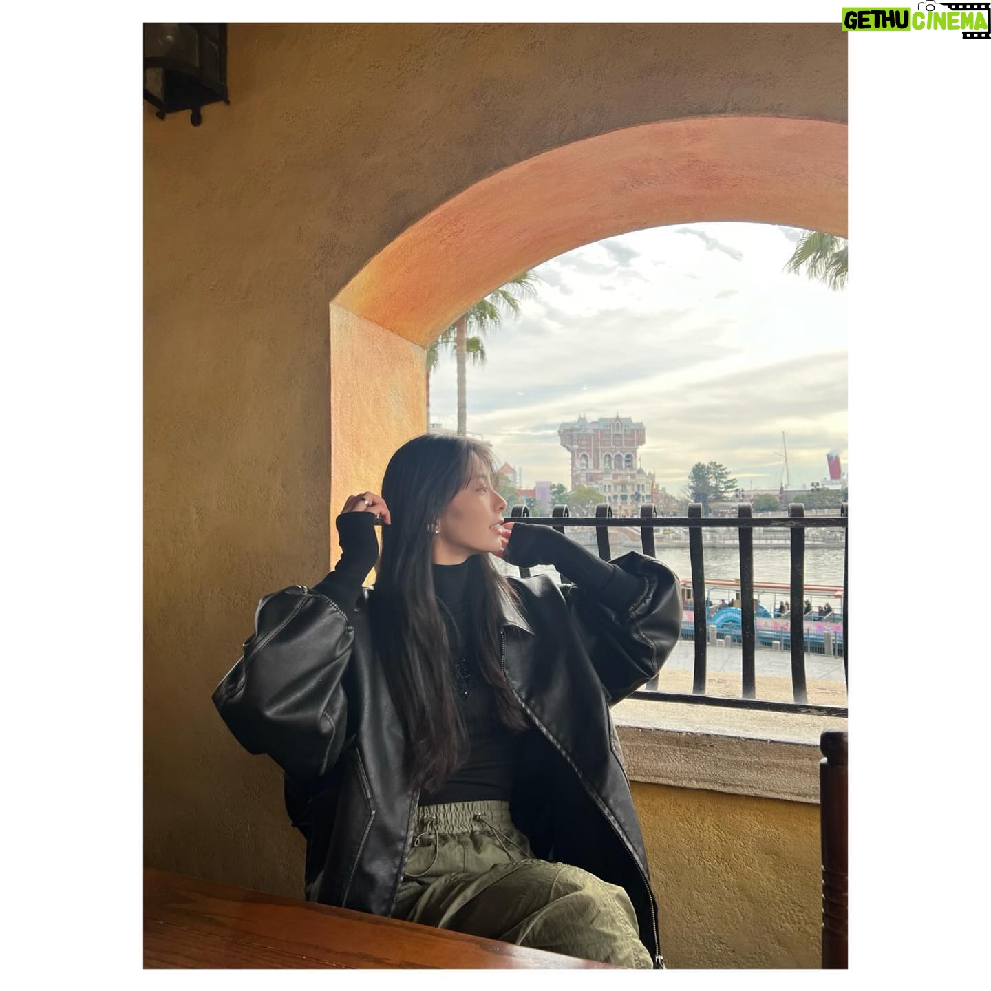 Kawaguchi Yurina Instagram - . 🎞️🖤 . #川口の私服 .
