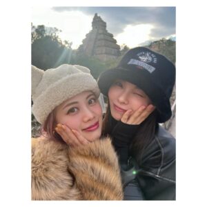Kawaguchi Yurina Instagram - ．
もう5月になってしまって、
危うく冬の写真また載せ忘れるところでしたセーフ
．
だいすきなみきねえと行ってきたの〜🎅🏻
．
．