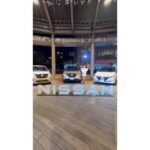 Kawaguchi Yurina Instagram - ． 六本木ヒルズアリーナにて開催された 「NISSAN FORMULA E ROPPONGI CIRCUIT」 参加させて頂きました🚗 ． 特設サーキットにて 日産のフォーミュラEマシンを 高星選手による華麗なレースパフォーマンスと 素敵なバンドダンサーの方々との共演に、 格好良さのあまり心の声が漏れてしまいました… ． 3月30日には日本初のフォーミュラE世界選手権 「Tokyo E-Prix」が開催されます。 日産は日本の自動車メーカーとして唯一参加してるそうです！ 当日のレースも楽しみですね🚗　 ． #pr #NISSAN #FormulaE #NissanFormulaE #FormulaETokyoEpix #日産 #EV #NissanNismo #Nismo #電気自動車 @nissanjapan ． 本日の素敵なお衣装♡ Jacket, Shorts, Blouse: @msgm Accessories: @abiste_official ． ．