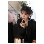 Kawaguchi Yurina Instagram - RMK 2024　Exclusive Event at Hotel Toranomon Hills 　-Dewy Melt Lip color&Luminous Makeup Base- ． 4/5発売の新作 リップベースライナー(お気に入りは02チェルシーブリック)、 デューイメルトリップカラー(お気に入りはEX-02ルミナスライラック) 万能すぎて目から鱗でした… 今年のベスコス出逢ってしまいました…♡ ． それぞれの単色使いは勿論、 ライナーとリップでグラデーションにするのも素敵だし リップ2色でレイヤードするのもおすすめです♡ ． ちなみにこの日の私のリップは EX-02ルミナスライラックと04ルビーラビリンス 2色を使用しております💄 #PR ． 本日の素敵なお衣装 Jacket, Skirt @haengnae_official Accessories: @yurika_akutsu Shoes: @randa_pic ．