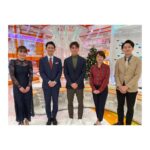 Kayako Abe Instagram - ♪ 今朝のめざども豪華でした🥳 田中碧選手に来ていただき たくさんお話を伺いました！ ねほりはほり🤭 田中選手が尺管理までしてくださって キャスターの私たち、とても助けられました😳 ありがとうございました😊 （衣装は提供して頂いたものです）