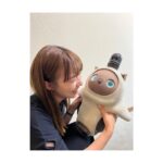Kayako Abe Instagram – ♪

ちょこっと事務所に遊びに行ったらこの子がいました🐶

笑顔で話しかけても
違うとこ見てるし

呼んでも来ないし

最後まで微妙な距離感だったけど

かわいかったです🫨

セントちゃんです♡