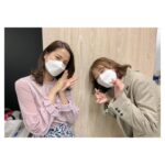 Kayako Abe Instagram – ♪

大好きな先輩に
会えました💓

何枚も撮ったのに笑いすぎて写真がブレているか、誰もレンズ見てないものしかない！😂

ハートも下手っぴ！！笑

近況報告もできて
幸せな時間でした🤍

（衣装は提供して頂いたものです）

#めざましファミリー
#永島優美　さん
#笑いすぎ🤣
#めざましテレビ
#めざまし8