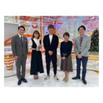 Kayako Abe Instagram - ♪ 今朝のめざどは！ 日本中に感動を届けてくれた サムライブルーから 豪華なゲスト！⚽️🫶 板倉滉選手に来ていただきました😊 興奮して予定にないこともたくさんお聞きしてしまいましたが、快く答えてくださいました🤗 板倉選手！ ありがとうございました✨ （衣装は提供して頂いたものです） #めざましどようび #サムライブルー #W杯 #お疲れ様でした！