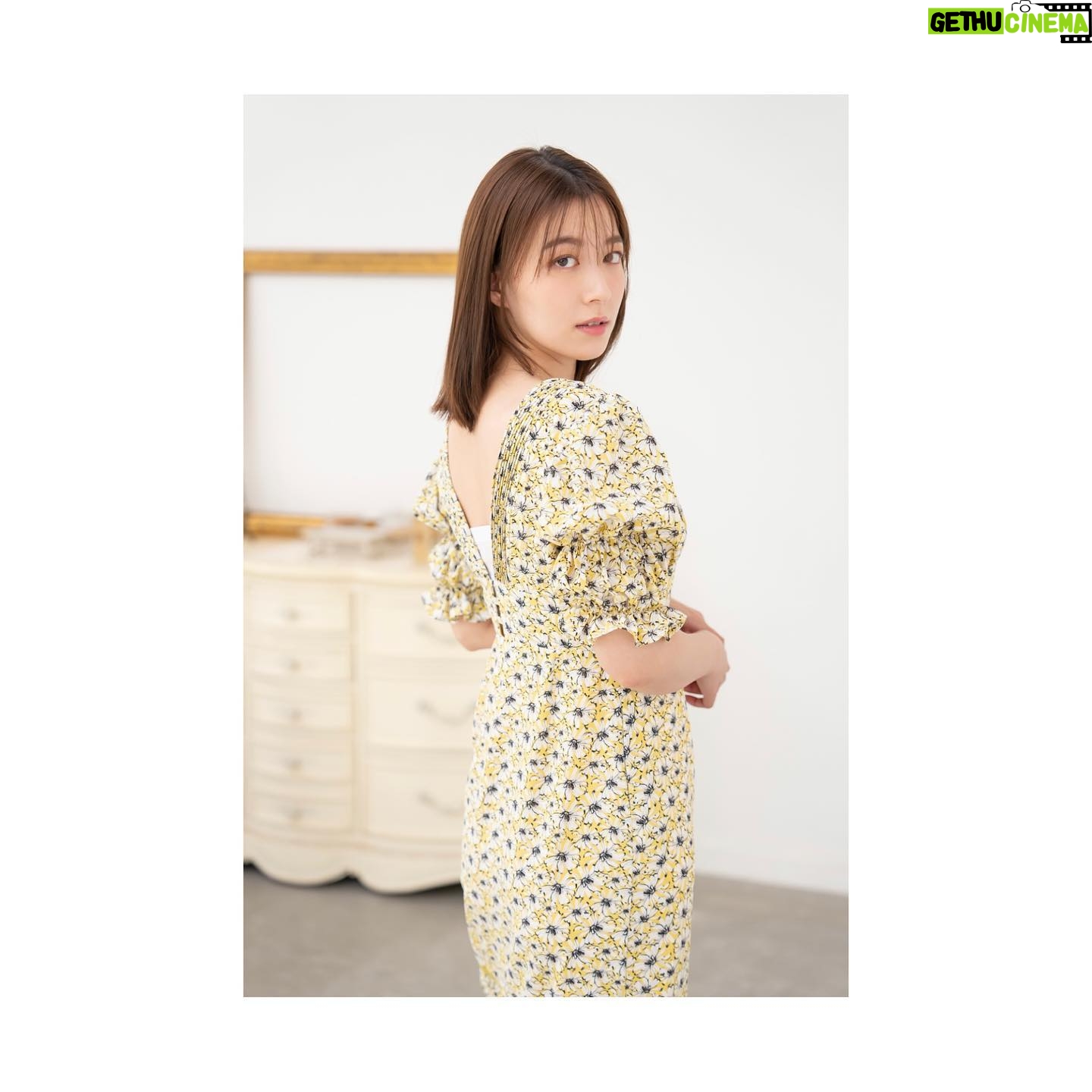 Kayako Abe - 20.4K Likes - ♪
2023年カレンダー☀️
こんな感じの
花柄ワンピも着てみました☺️
(衣装は提供して頂いたものです)