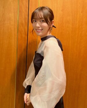 Kayako Abe Instagram - ♪

イベント司会のお仕事でした💫

衣装

👗 @snidel_official 
👠 @dianashoespress 
👂🏻　@mimi33_official
