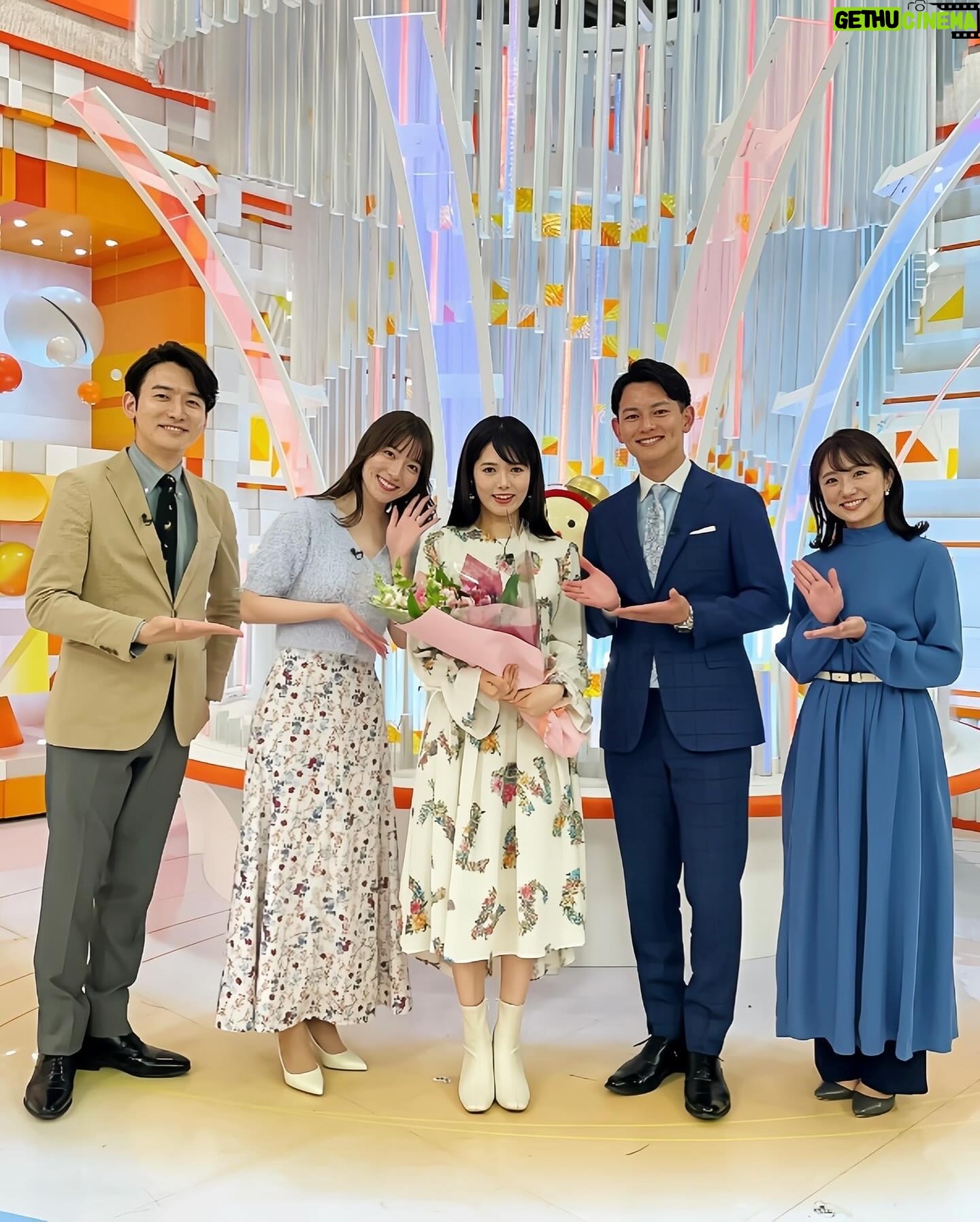 Kayako Abe - 18.2K Likes - ♪
出会いと別れの季節🌸
そんなところは見せないけど
きっと彼女はものすごく
努力家なんです🌈
卒業おめでとう😊
たくさんの笑顔をありがとう!
@tanijiri_moe 💕