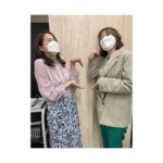 Kayako Abe Instagram – ♪

大好きな先輩に
会えました💓

何枚も撮ったのに笑いすぎて写真がブレているか、誰もレンズ見てないものしかない！😂

ハートも下手っぴ！！笑

近況報告もできて
幸せな時間でした🤍

（衣装は提供して頂いたものです）

#めざましファミリー
#永島優美　さん
#笑いすぎ🤣
#めざましテレビ
#めざまし8