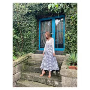 Kayako Abe Instagram - ♪

撮影してきた💛
たのしかったなぁ！

衣装
⭐️White tops、ストライプskirt
@jenne_official

⭐️green  one-piece
@geera_official

accessory
@0705suerte

shoes
@kanematsu_official