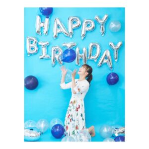Kayako Abe Instagram - 🎂🐣

６月18日は毎年とても幸せです！

27歳になりましたとさ👧🏻

とても素敵なセットで
撮影していただきました🩵

皆様、いつもありがとうございます😊

そして家族よ！
いつもありがと！

これからもよろしくです！

７月にアップされる
フジテレビュー！の連載に
アザーカット載ってます🪽🫧
読んでいただけるとと嬉しいです！

（衣装は提供して頂いたものです）

#27歳