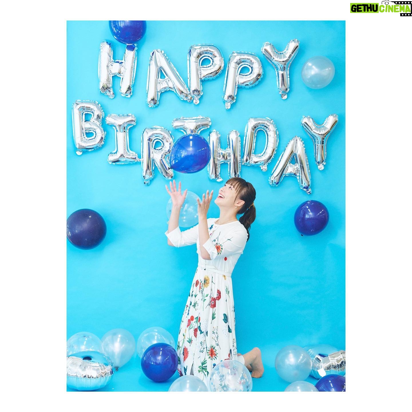 Kayako Abe - 20.4K Likes - 🎂🐣
6月18日は毎年とても幸せです!
27歳になりましたとさ👧🏻
とても素敵なセットで
撮影していただきました🩵
皆様、いつもありがとうございます😊
そして家族よ!
いつもありがと!
これからもよろしくです!
7月にアップされる
フジテレビュー!の連載に
アザーカット載ってます🪽🫧
読んでいただけるとと嬉しいです!
(衣装は提供して頂いたものです)
#27歳