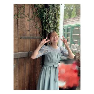 Kayako Abe Instagram - ♪

撮影してきた💛
たのしかったなぁ！

衣装
⭐️White tops、ストライプskirt
@jenne_official

⭐️green  one-piece
@geera_official

accessory
@0705suerte

shoes
@kanematsu_official