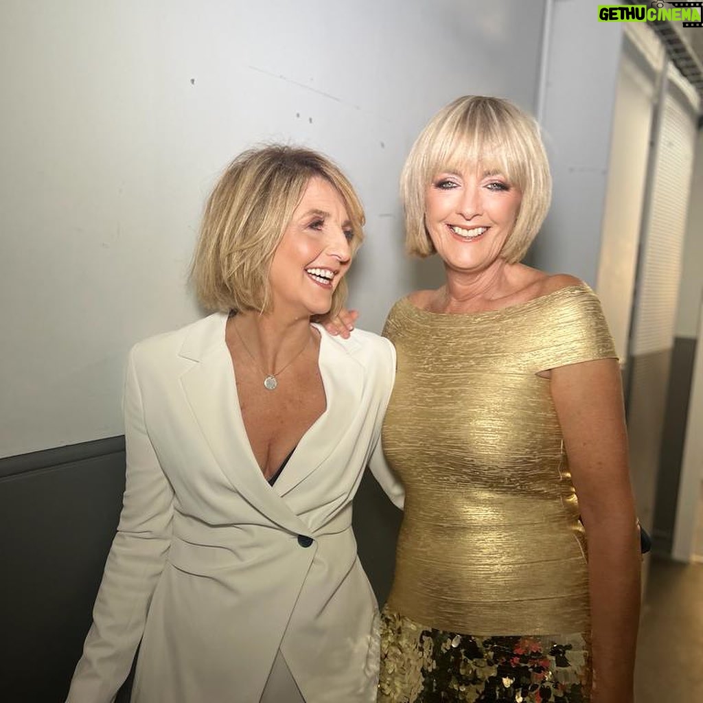 Kaye Adams - 7.3K Likes - What an amazing night at the @mayflower_theatre with the @loosewomen ladies @janepmoore @damekellyholmes @lindarobson58. Thank you to everyone who came out!
And yes I agree @janepmoore and I do look like a lovely couple, sadly though I think she's gone off me 😉