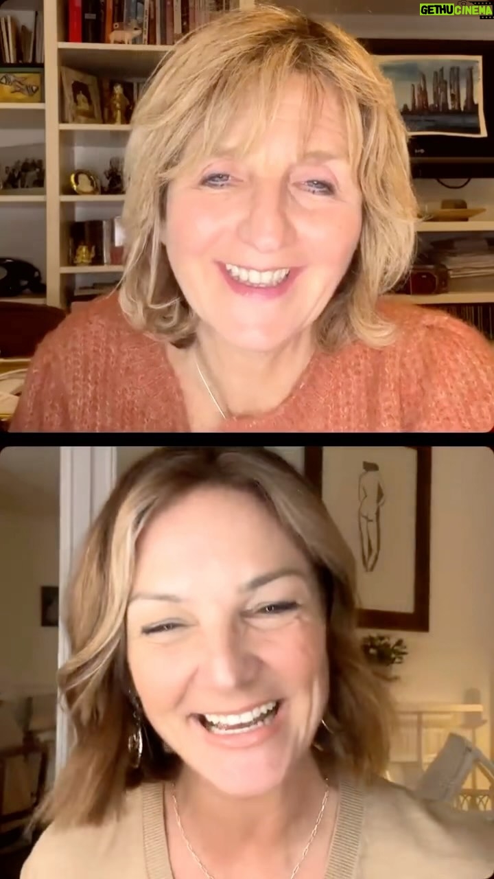 Kaye Adams - 1.4K Likes - 💋 QUICK EYE MAKEUP TUTORIAL PART 1/3 💋
@donnamaylondon tries to teach me how to an easy eye makeup using her makeup brush set and fancy LED mirror (don’t tell her but I’m actually really impressed by both!
Also if you’re as lazy as me make sure to check out our face cloth - just having to using water to get rid of your makeup is a godsend!
#easymakeup #easyeyemakeuptutorial #easyeyemakeup #makeupover50 #makeupover40