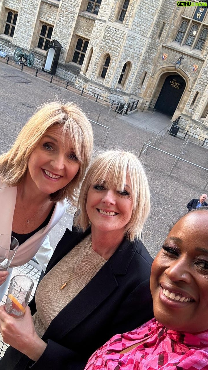Kaye Adams - 1.3K Likes - What a treat to spend the evening in @thetoweroflondon of london as guests of the Yeoman of the Guard (Beefeeaters) and me a vegetarian!
A truely fascinating glimpse at living history. I'd tell you all the secrets but I've been sworn to secrecy!!
#crownjewels #toweroflondon #yeomanguard