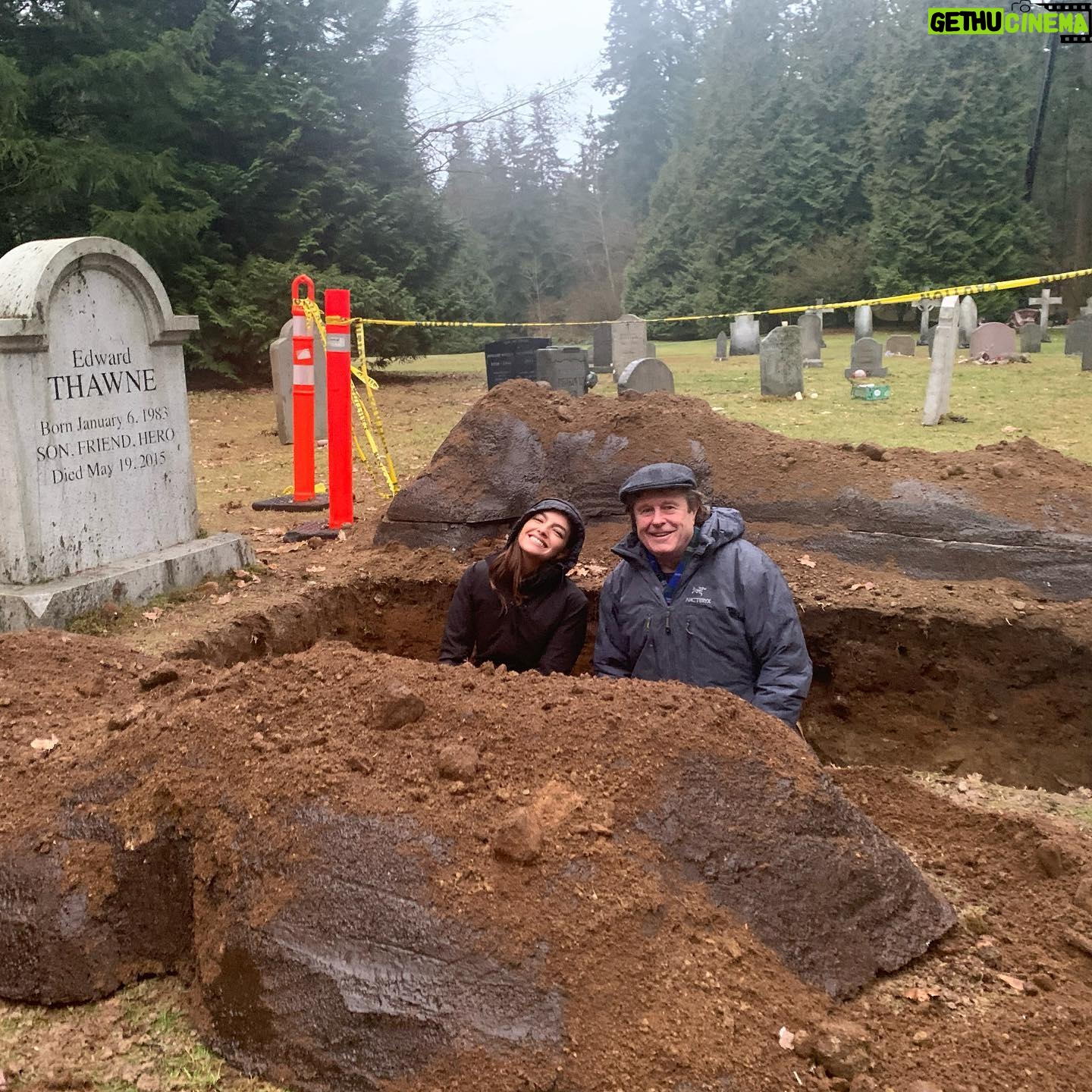 Kayla Compton - 23.5K Likes - Now that episode 911 has aired, here are a few bts photos!
⚡️
Fun fact: We filmed the graveyard scene on my birthday! This scene is my favorite ❤️