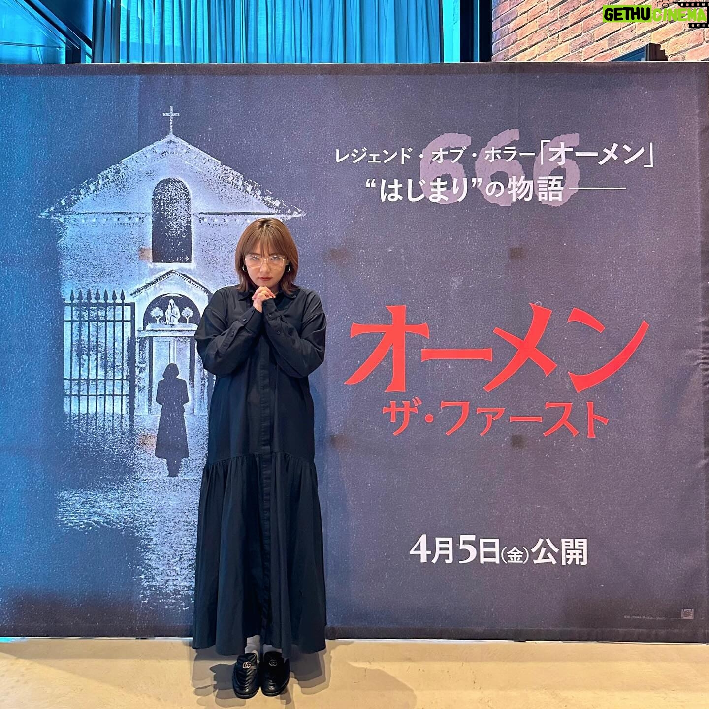 Kayo Noro Instagram - ・ 『オーメン:ザ・ファースト』試写で観てきました! ・ めーーーちゃくちゃ恐怖で、面白かったですよぉぉぉぉぉ!!!!!! ここ最近でみたホラー映画の中でダントツの恐怖と面白さで、スプラッター系の中でもダントツのヤバさでした! そして、オシャレな映画でした⭐︎ 冒頭シーン、街中のシーン、最後までめちゃくちゃオシャレで観ていてそこも楽しかったです!! 昔からオーメンを観てきましたがついに666誕生の謎が解けました。。。ニヤリ ・ #オーメン #PR #666恐怖の誕生 ・ ・ 4月5日公開です🎬✨ ーーー