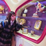 Kayo Noro Instagram - ディズニーパルパルーザ 🎀ミニーのファンダーランド🎀 ・ 思い出の写真たちです🩷 女子高生達がこのように写真撮ってましたのでマネして撮りました♡ありがとう女子高生 本当に可愛い可愛いイベントでした！ この日風がとても強くて ミニーのファンダーランドパレード見れなかったのはとてもとても残念でしたけども💦 可愛いミニーちゃんに会うことができて幸せです ミニーちゃんピンクって本当元気が出て可愛くて大好き💕 いつも元気と癒しをいただいておりますm(_ _)m 第2弾　ドナルドのクワッキー・ダックシティ　 もとても楽しみです😊 ・ 投稿遅くなっちゃったけども #パルパルーザ #ミニーちゃん #ミニーのファンダーランド🩷 #tdr #東京ディズニーランド