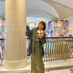 Kayo Noro Instagram - DayDay. 17日 後半放送 ・ 『ファンタジースプリングス』 ピーターパンコーデで✨ ひと足お先に取材させていただきましたんですが 私はピーターパンも大好きでして💚 ピーターパンのネバーランド✨どこもかしこもネバーランド！！最高すぎです！ アトラクション泣きます！ファンタジースプリングス全部泣くけどw ピーターパンのネバーランドアドベンチャー、 フェアリー.ティンカーベルのビジーバギー、 完全に私はピーターパンの世界に実寸でいました‼️いましたよ‼️😭♡ ・ ・ 幼少期から1番見たのは絶対ピーターパンなんです♡とくにナナ🐶が大好きで！ ここ最近ナナのグッズが増えているので更にコツコツ沢山集めてます！またグッズの発売が増えるかな✨？ ・ ・ ホテル、ロビーしか拝見できませんでしたが、ファンタジーなピンクパープルな世界観が広がっていました✨ 今度泊まりに行けた時に、楽しみに中を見てみたいと思います✨ ・ ・ #ファンタジースプリングス #東京ディズニーシー #dayday