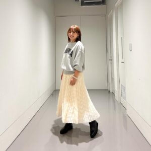 Kayo Noro Instagram - 衣装まだまだあるよシリーズ🙋🏻‍♀️
見てってーーー！！
※マジでコーデによって痩せた⁉︎って日ありますのでその辺も見てみてください！面白いですよ✨✨
 ・
①
blouse @setens_official
pants @bananarepublic_jp
pumps @laurence.shoes
jewelry @zuttoholic
・
・
②
sweatshirt @beautyandyouth_official
skirt @diagramofficial
boots @daianashoespress
pierce,ring @zuttoholic
bangle @artidaoud
・
・
③
shirt,skirt @superiorcloset_ined_official
boots @zara
pierce,ring @zuttoholic
necklace,stone ring @artidaoud
blacelet @unoaerre_japan
・
・
④
shirt,pants @lephil_official
pumps @kanematsu_official
jewelry @zuttoholic
・
・
⑤
foodie,pants,sneakers @pumajapan
pierce,ring @mariha_official
blacelet @n_m_o_o_d
・
・
⑥
cardigan,skirt @lebouquet_official
t-shirt @sloane.jp
boots @kanematsu_official
pierce,blacelet @zuttoholic
necklace,ring @artidaoud
・
・
⑦
knit @cadune_official
pants @bananarepublic_jp
boots @daianashoespress
jewelry @unoaerre_japan
・
・
⑧
knit,shirt @unfilo_official
pants @upperhights,@guestlist___tokyo
pierce,ring @zuttoholic
・
・
⑨
gillet,cut&sewn @garageofgoodclothing_official
pants @bananarepublic_jp
piece @zuttoholic
bangle @artidaoud
ring @unoaerre_japan
・
・
⑩
shirt @adametrope
pants grace_continental.div 
pumps @daianashoespress
pierce,blacelet @unoaerre_japan
ring @artidaoud
・
・
・
写真の画質明るさにバラツキがございまして、申し訳ないでございますが、、、
まだまだ勉強中です🥲
もっとオシャレに撮りたいんだけどw