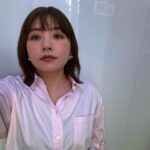 Kayo Noro Instagram - まだ寒かった時の衣装です☘️ それでは本日も、よろしくお願い致しますm(_ _)m ・ ・ ①沸騰ワード10コストコロケで矢田さんと真珠さんとりゅちぇといちご狩り行った時の思い出と共に🍓 ・ coat @jusglitty_official knit @sloane.jp pants @garageofgoodclothing_official sneakers @pumajapan pierce,ear cuff @zuttoholic rings @artidaoud ・ ・ ②写真を撮った場所と陽の具合が悪いですが、シャツがどんな色かものっぺり顔と共に載せときます🤙🏻 ・ shirt @ships_women_official pants @champion_japan @utspr pumps @tsurubymarikooikawa pierce,blacelet @zuttoholic rings @artidaoud ・ ・ ③フラメンコの趣味を見つけようというロケだと聞いて来て呑気な写真です♪この後半泣きしますw ・ blouson @champion_japan @utspr t-shirt,pants @81branca @utspr sneakers @pumajapan Pierce @zuttoholic ・ ・ ④トーク番組で若槻千夏さんは改めて只者ではないと感じたあとの自分に開き直った写真ですw ・ knit @cadune_official pants @micaanddeal_official pumps @zara jewelry @artidaoud ・ ・ ⑤韓国ロケ🇰🇷めちゃくちゃ楽しかった！この厚底のUGGを今年も買いそびれてしまったので、今年の冬はベージュの厚底UGGをgetしたいです ・ coat @aewen_matoph knit @lebouquet_official pants @gu_global stole @haunt_daikanyama @guestlist___tokyo boots @ugg ・ ・ ⑥テイラースウィフトのライブを見た後だったので、大胆なドレスに赤いリップをしたくなって着ました💋 ・ jacket @micaanddeal_official one piece @uncrave_official sandal @kanematsu_official jewelry @zuttoholic ・ ・ ⑦とても好きな衣装のあわせ😊 ・ knit,skirt @cadune_official boots @drmartens_japan pierce @zuttoholic ring @artidaoud ring @in_m_o_o_d ・ ・ ⑧ハマダ歌謡祭でこの日はゴスペラーズ黒沢さんと歌わせてもらえた日🎤マイクを奪いに行きました！嬉しかった！！！！！ vest @arpege_story knit @cadune_official skirt @grace_continental.div pumps @charleskeithofficial pierce @i_n_m_o_o_d rings @artidaoud ・ ・ ・