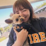 Kayo Noro Instagram - 2023年終わりですね🙄 今年はお仕事等、本当に色んなことを経験することができました。素晴らしい事も、楽しい事も、悔しい事も。とにかく沢山の経験をさせて頂くことが出来ました。 それと共に沢山の方との出会いがありました。 とても感謝しなくてはいけない1年になりました。 お友達にも沢山助けてもらいました。 家族にもとてもお世話になりました。 何よりも、応援してくださる皆さんにも沢山助けられていました。 みなさま、今年も本当にありがとうございます🙇🏻‍♀️ ・ ・ ・ さて、 写真はですね、私のお誕生日に家族で旅行に行った時のものです。みんなでゆっくりすごそうをテーマに、ワンちゃんと一緒に泊まれる宿へ行ってきました‼️ 今日はこの写真たちインスタにアップしようと決めていたのですが、昨日テレビ見てたらたまたまこの泊まったとこが映ってました☺️ 本当に素敵なところでした💓 今年は私のお父さんの病気が一気に3つも重なってしまい、お仕事も休み💈、半年間で4回の手術を乗り越えて、この年末はまた元気に過ごせています。このお宿プライベートの温泉があって、お父さんが半年以上ぶりに温泉に少し浸かることができて、その時の笑顔が忘れられません♨️ 色々と思い出の詰まった旅行になりました。 2024年も野呂家はりきって沢山お出かけしたいと思います😆 ・ 来年も、皆さんも私も、楽しい思い出がつまった一年になりますように。 ・ あと数時間ですが、、、 良いお年をお迎えください。
