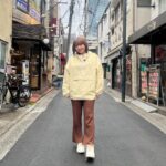 Kayo Noro Instagram - まだ寒かった時の衣装です☘️ それでは本日も、よろしくお願い致しますm(_ _)m ・ ・ ①沸騰ワード10コストコロケで矢田さんと真珠さんとりゅちぇといちご狩り行った時の思い出と共に🍓 ・ coat @jusglitty_official knit @sloane.jp pants @garageofgoodclothing_official sneakers @pumajapan pierce,ear cuff @zuttoholic rings @artidaoud ・ ・ ②写真を撮った場所と陽の具合が悪いですが、シャツがどんな色かものっぺり顔と共に載せときます🤙🏻 ・ shirt @ships_women_official pants @champion_japan @utspr pumps @tsurubymarikooikawa pierce,blacelet @zuttoholic rings @artidaoud ・ ・ ③フラメンコの趣味を見つけようというロケだと聞いて来て呑気な写真です♪この後半泣きしますw ・ blouson @champion_japan @utspr t-shirt,pants @81branca @utspr sneakers @pumajapan Pierce @zuttoholic ・ ・ ④トーク番組で若槻千夏さんは改めて只者ではないと感じたあとの自分に開き直った写真ですw ・ knit @cadune_official pants @micaanddeal_official pumps @zara jewelry @artidaoud ・ ・ ⑤韓国ロケ🇰🇷めちゃくちゃ楽しかった！この厚底のUGGを今年も買いそびれてしまったので、今年の冬はベージュの厚底UGGをgetしたいです ・ coat @aewen_matoph knit @lebouquet_official pants @gu_global stole @haunt_daikanyama @guestlist___tokyo boots @ugg ・ ・ ⑥テイラースウィフトのライブを見た後だったので、大胆なドレスに赤いリップをしたくなって着ました💋 ・ jacket @micaanddeal_official one piece @uncrave_official sandal @kanematsu_official jewelry @zuttoholic ・ ・ ⑦とても好きな衣装のあわせ😊 ・ knit,skirt @cadune_official boots @drmartens_japan pierce @zuttoholic ring @artidaoud ring @in_m_o_o_d ・ ・ ⑧ハマダ歌謡祭でこの日はゴスペラーズ黒沢さんと歌わせてもらえた日🎤マイクを奪いに行きました！嬉しかった！！！！！ vest @arpege_story knit @cadune_official skirt @grace_continental.div pumps @charleskeithofficial pierce @i_n_m_o_o_d rings @artidaoud ・ ・ ・